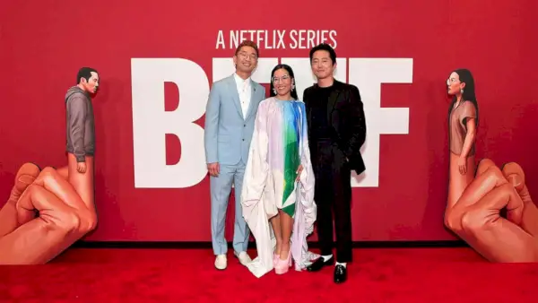 La première Steven Yuen Ali Wong Lee Sung Jin, creatore di Beef, firma un accordo generale con Netflix