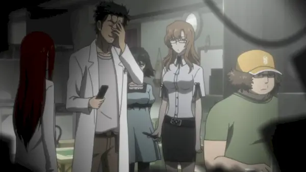 Die Charaktere von Steins;Gate im Labor.