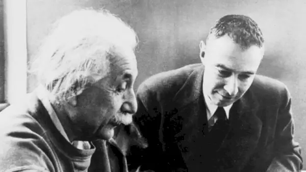 Einstein et la bombe Docu-drame historique Netflix février 2024 Oppenheimer Einstein