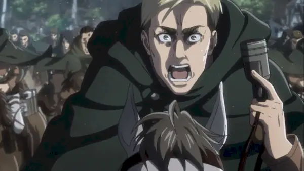 Erwin Smith liderant els exploradors fins a la seva mort contra Zeke.