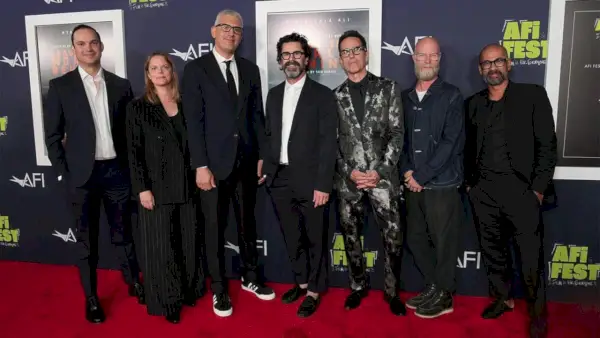 Afi Red Carpet Premiere Mac Quayle Interview Was läuft auf Netflix Lassen Sie die Welt hinter sich