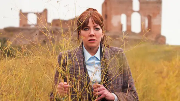 Filomena Cunk atgriezīsies Netflix jaunajā īpašajā filmā “Cunk’s Quest for Meaning”