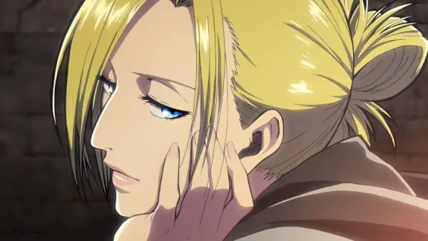 Annie Leonhart pose de profil de côté