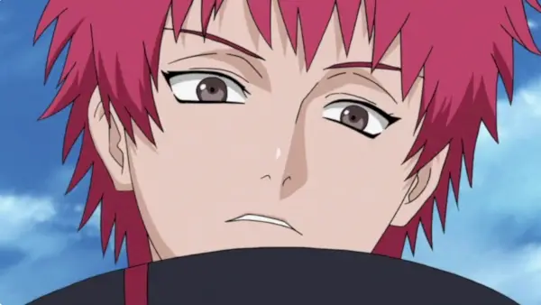 Sasori frunciendo el ceño