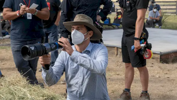 Rodinný dobrodružný film Jonasa Cuarona Chupa prichádza na Netfix v apríli 2023