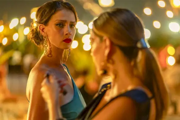 Angela Fake Profile Le thriller romantique colombien renouvelé pour une deuxième saison sur Netflix.webp