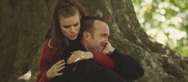 Aaron Paul Kate Mara Black Mirror Temporada 6 Episodio 3 Más allá del mar explicado.webp