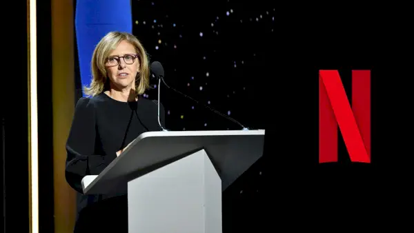 „Netflix“ lentynose „Nancy Meyers Rom-Com“ filmas „Paris Paramount“