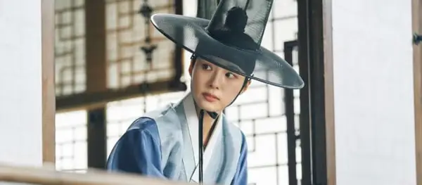 Shin Sae Kyeong Handling Fängslande The King Netflix K Drama.webp