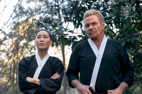 Cobra Kai seizoen 6 verschijnt in 3 delen vanaf juli 2024 John Kreese.webp