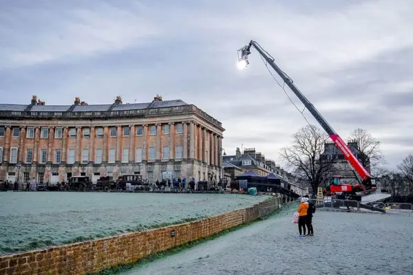 Achter de schermen bij opnames van Bridgerton in Bath, Engeland