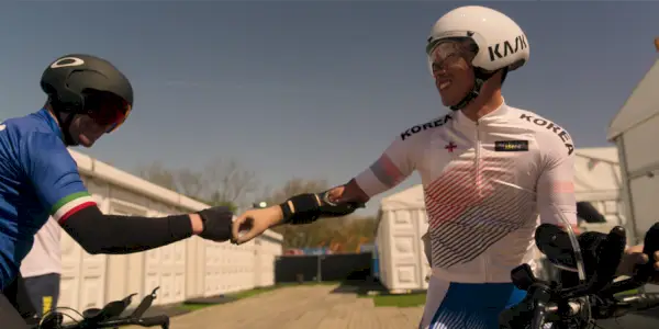 Die Netflix-Sportdokusserie „Cyclists Heart Of Invictus“ erscheint im August 2023 auf Netflix