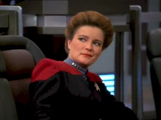 Kate Mulgrew kapteeni Janewaynä Star Trek Voyagerissa.