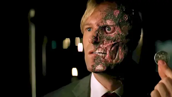 De Coin Boys van Reddit zouden Harvey Dent trots maken