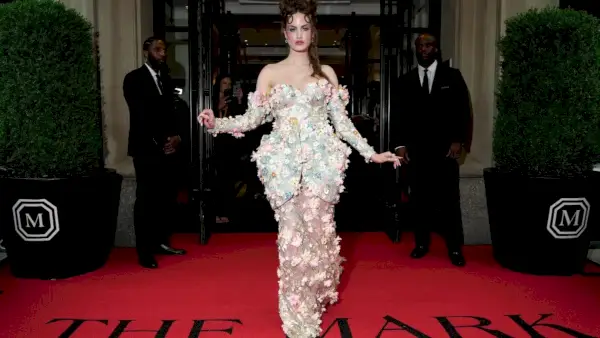 Le Met Gala TikTok « Laissez-les manger du gâteau » viral en a marre des gens