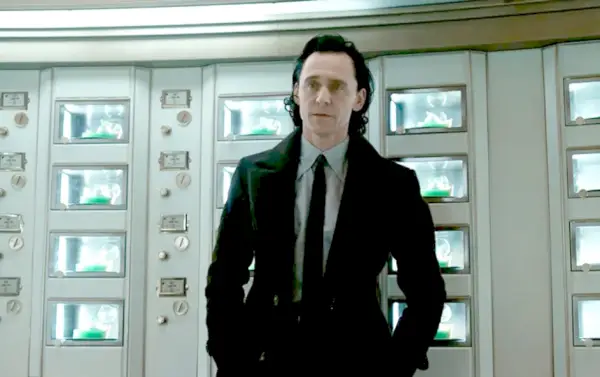 Tom Hiddleston dans le rôle de Loki dans Marvel Studios