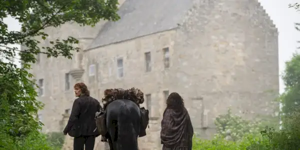 Outlander Jamie y Claire Lallybroch