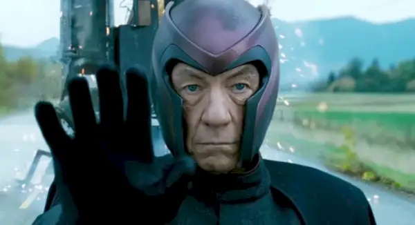 Ian McKellan ako Magneto