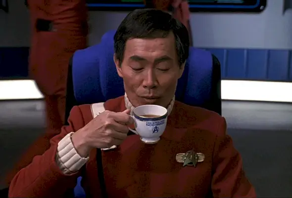 George Takei als Kapitein Sulu