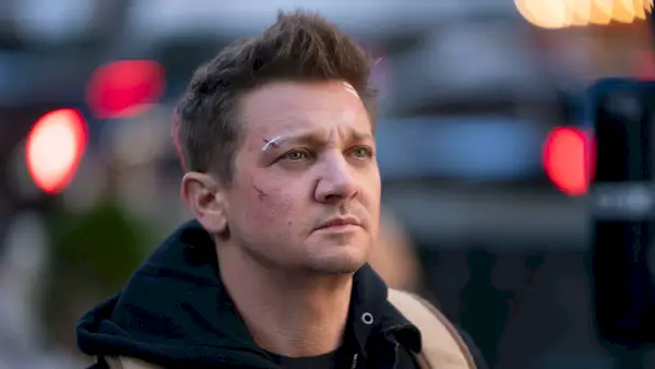 Jeremy Renner kot Clint Barton v