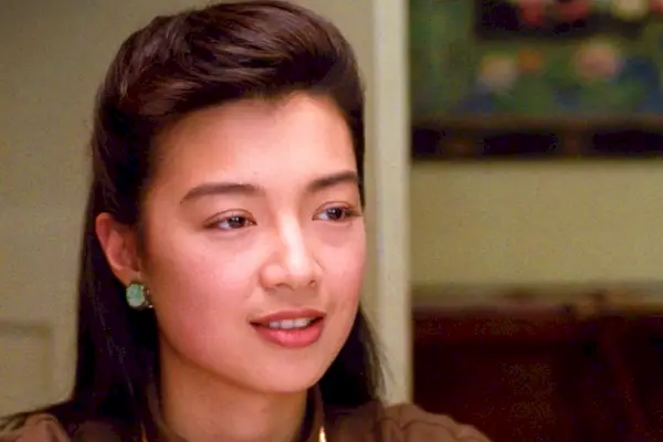 Ming-Na Wen dans le rôle de Wu Jing-Mei dans The Joy Luck Club