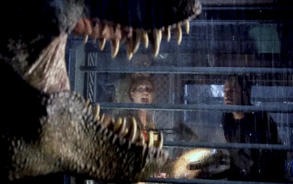 Julianne Moore a Jeff Goldblum ve filmu The Lost World: Jurassic Park (Universal)