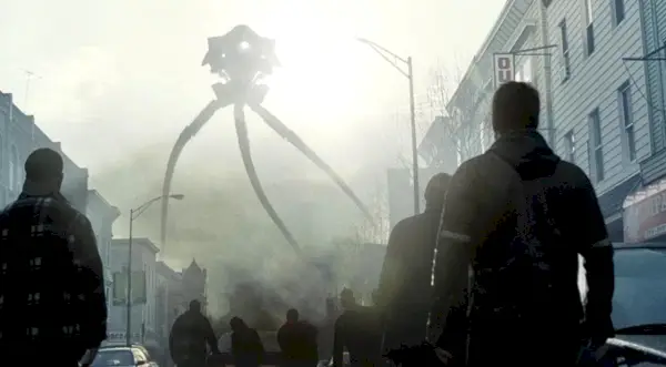 A Tripod in War of the Worlds (Paramount)