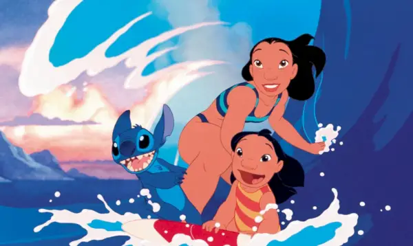 Lilo, Stitch en Nani in de animatiefilm Lilo en Stitch