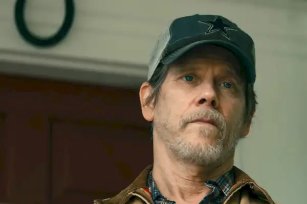 Kevin Bacon como el superviviente Danny en Leave The World Behind