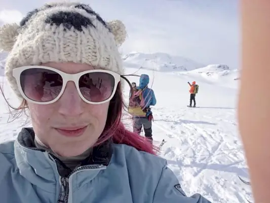 Rebecca Harrison und andere Star Wars-Fans auf dem Gletscher in Finse, Norwegen, wo Star Wars: Das Imperium schlägt zurück