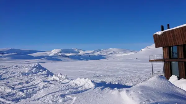 Hotel Finse v mestu Finse na Norveškem, kjer je Vojna zvezd: Imperij vrača udarec