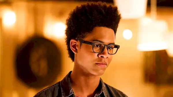 Rhenzy Feliz som Alex Wilder i Runaways