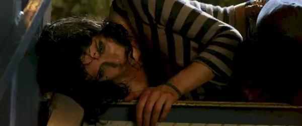 Heather queda exhausta en Texas Chainsaw 3D