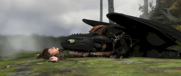 Hiccup es troba amb Toothless per primera vegada