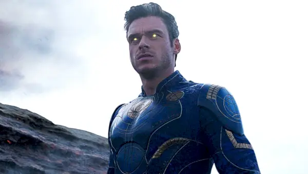 Richard Madden ako Ikaris vo filme Eternals