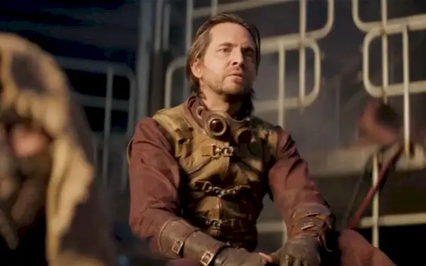 Aaron Stanford como Pyro en