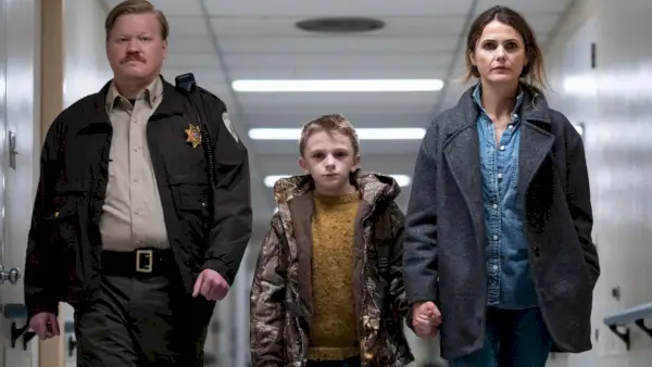 Jesse Plemons, Jeremy T. Thomas und Keri Russell in