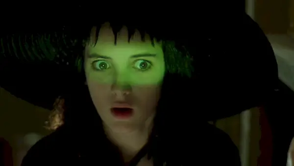 Winona Ryder ako Lydia Deetz vo filme