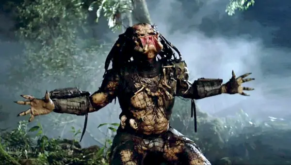 Predatorul interpretat de Kevin Peter Hall în Predator