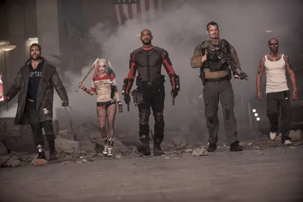 Will Smith, Jay Hernandez, Joel Kinnaman, Jai Courtney și Margot Robbie în Suicide Squad (2016)