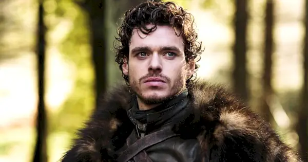 Richard Madden Prince Kitin roolissa Games of Thronesissa