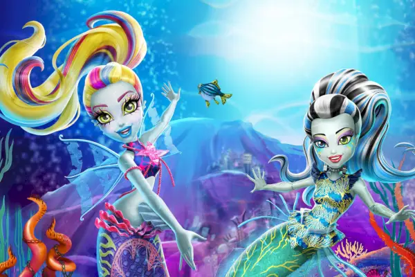 Monster High: Great Scarrier Reef; Laguna Blue i Frankie Stein neden l'un al costat de l'altre davant d'un escull de corall. Tots dos tenen cues de cavall i cues de sirena.