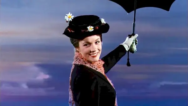 Julie Andrews jako Mary Poppins v Mary Poppins (Disney)