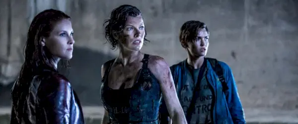 Alice, Claire en Abigail in Resident Evil: The Final Chapter