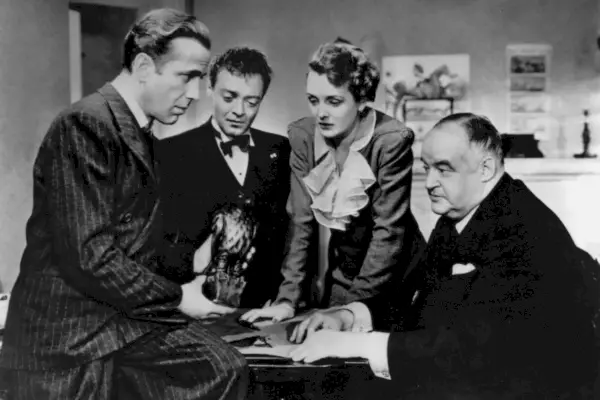 Humphrey Bogart Sam Spade Peter Lorre em O Falcão Maltês