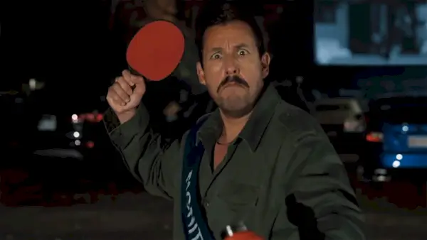 Adam Sandler dans Hubie Halloween