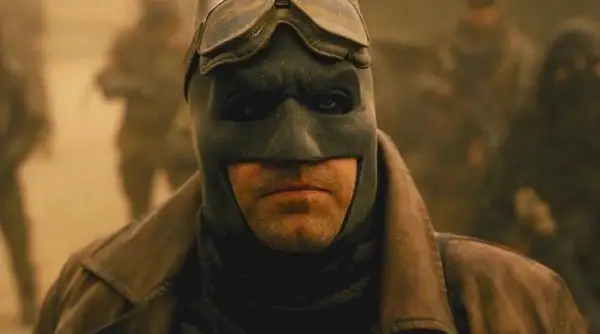 Batman (Ben Affleck) bærer beskyttelsesbriller og ørkenudstyr i