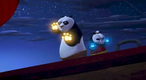 Po i fill a la foto amb potes brillants a Kung Fu Panda The Paws of Destiny