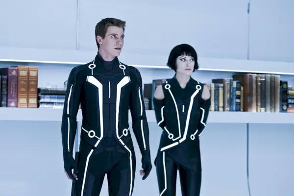 Tron'da Olivia Wilde ve Garrett Hedlund (2010)