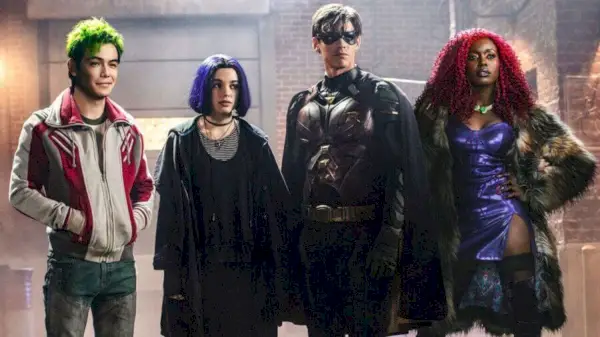 لماذا لا يتم عرض Titans على Netflix في الولايات المتحدة؟